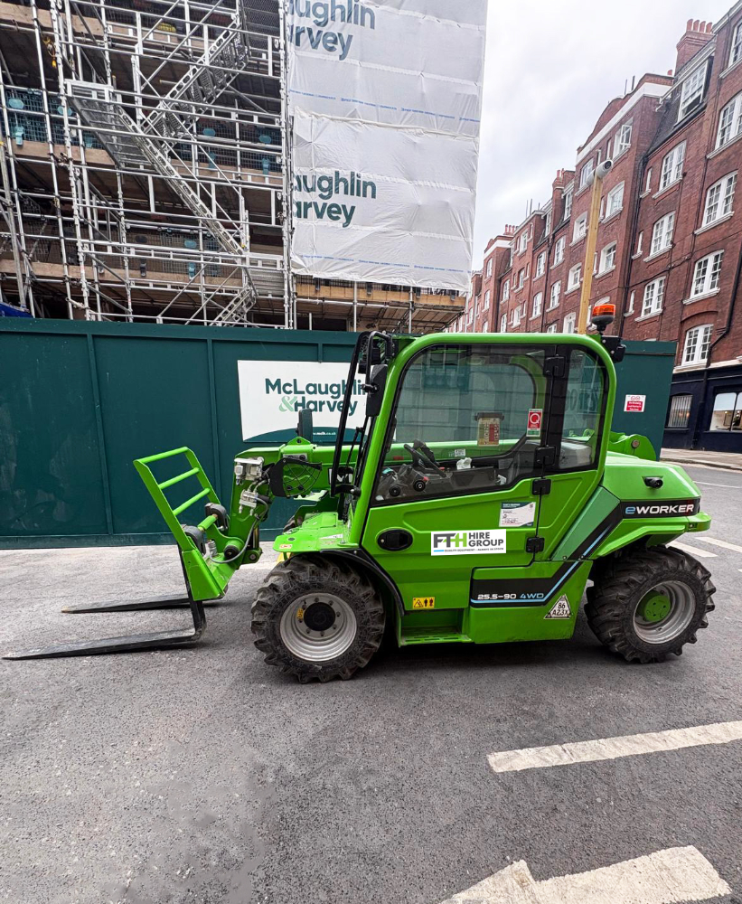 Merlo London (002).jpg (893 KB)
